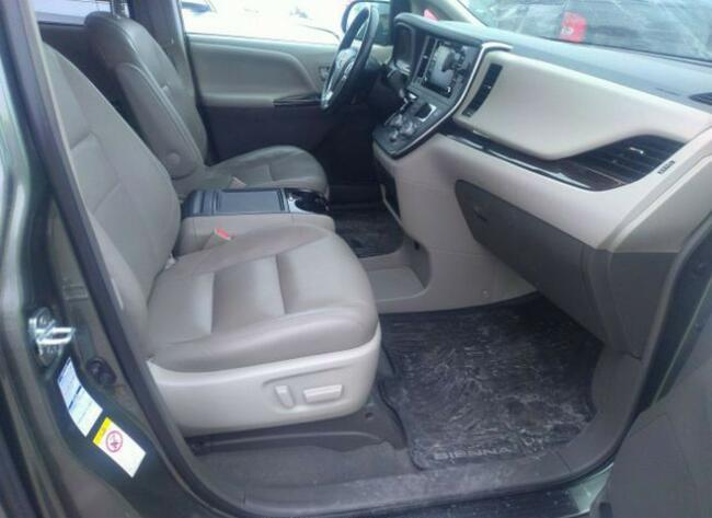 Toyota Sienna 2019, 3.5L, 4x4, XLE, od ubezpieczalni