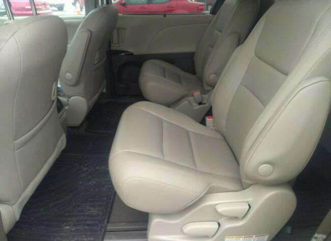 Toyota Sienna 2019, 3.5L, 4x4, XLE, od ubezpieczalni