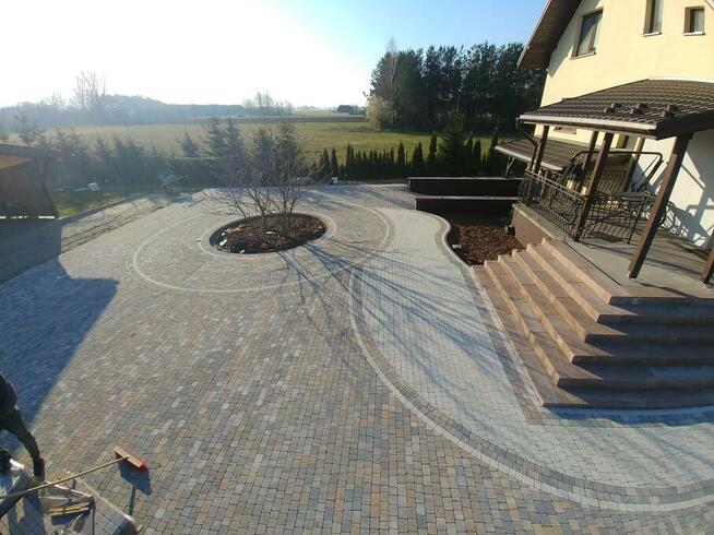 Układanie kostki brukowej Usługi brukarskie brukarstwo