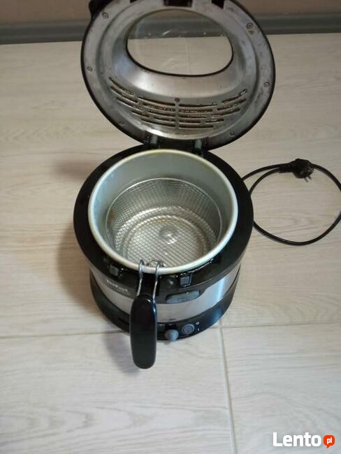 Sprzedam frytownicę marki Tefal Uno M .Moc 1600 w ,kolor cza