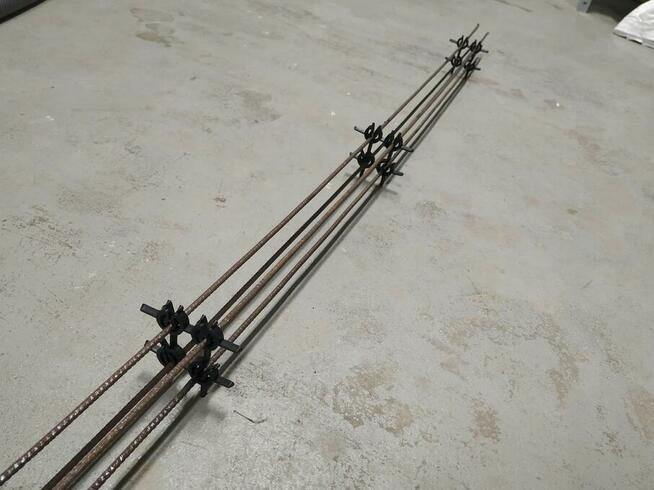 Strzemiona plastikowe płoty betonowe, zbrojenie 112x112mm