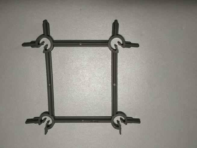 Jarzma plastikowe do poręczy betonowych, 150x150mm