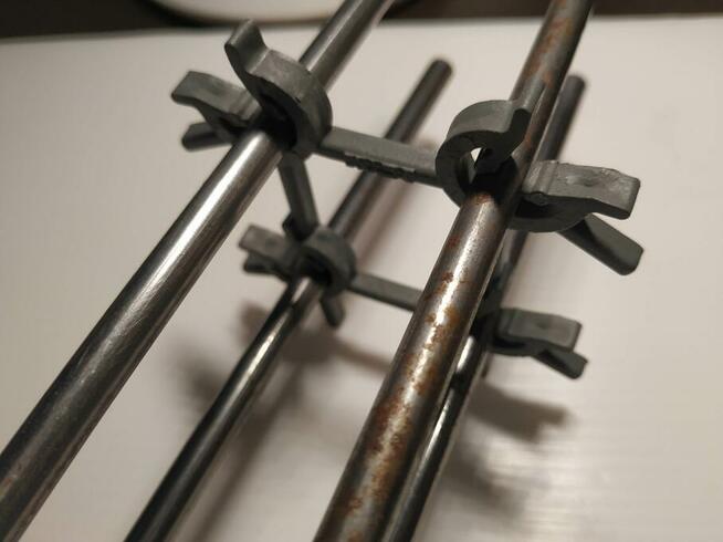 Strzemiona do słupków betonowych ogrodzeniowych, 80x80mm