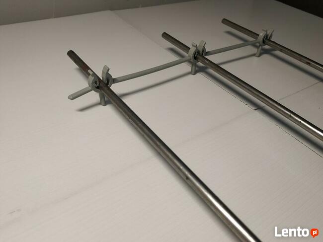 Strzemiona z plastiku do produkcji podmurówki dystans