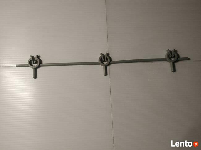 Strzemiona z plastiku do produkcji podmurówki dystans