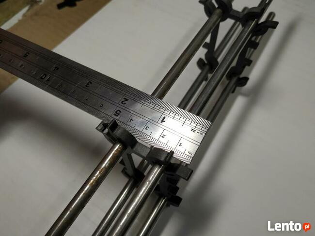 Jarzma z plastiku do słupków szczelinowych z felcem