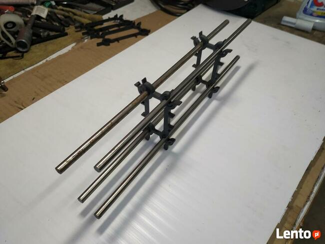 Strzemiona z tworzywa do słupków szczelinowych z felcem