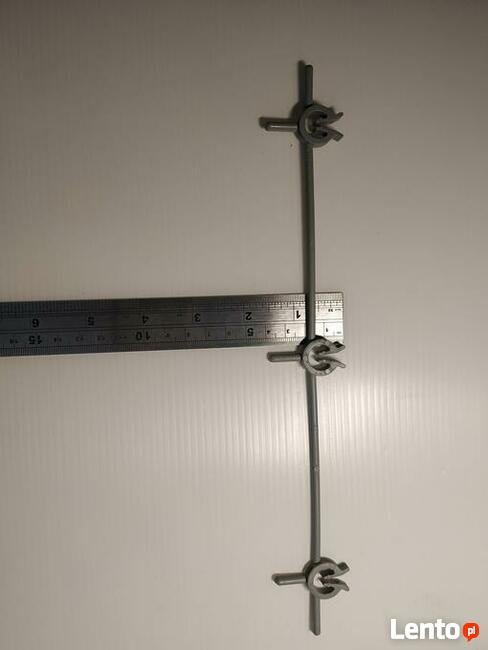 Strzemiona z plastiku do produkcji podmurówki dystans