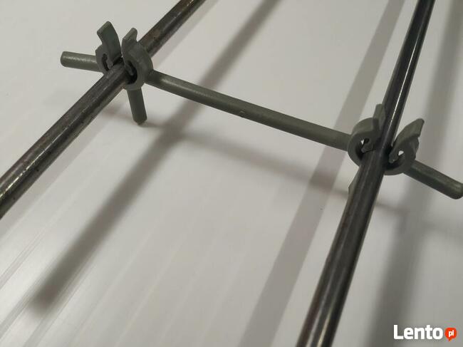 Strzemiona plastikowe do podmurówki dystans