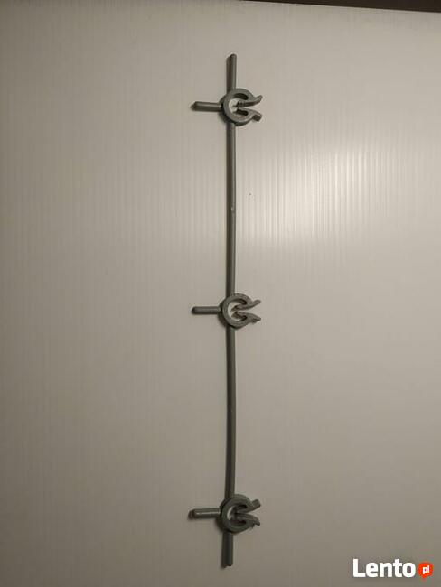 Strzemiona z plastiku do produkcji podmurówki dystans