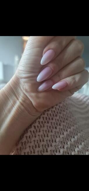 Szukam pracy jako manikiurzystka