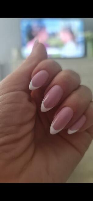 Szukam pracy jako manikiurzystka