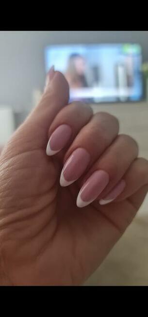 Szukam pracy jako manikiurzystka