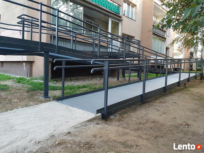 Rampa dla osoby niepełnosprawnej, podjazd dla wózka