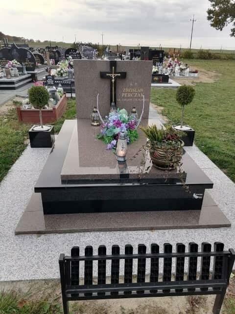 Nagrobki , blaty , schody , parapety - z kamienia