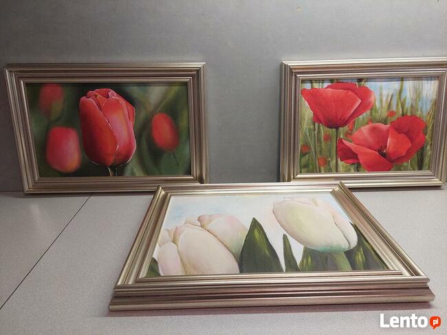 Kwiaty w jasnozłotej ramie ( trzy obrazy)