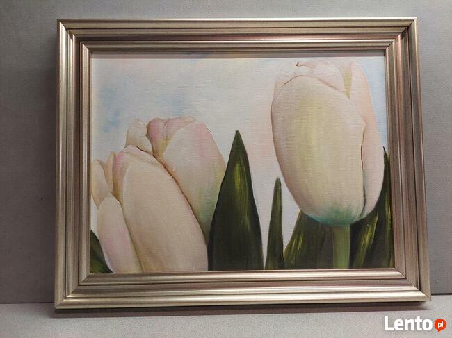 Kwiaty w jasnozłotej ramie ( trzy obrazy)