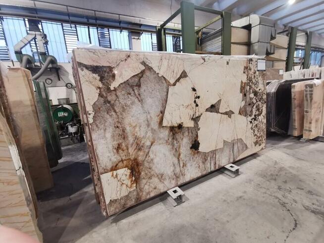 Kamień marmur granit konglomerat na blaty posadzki