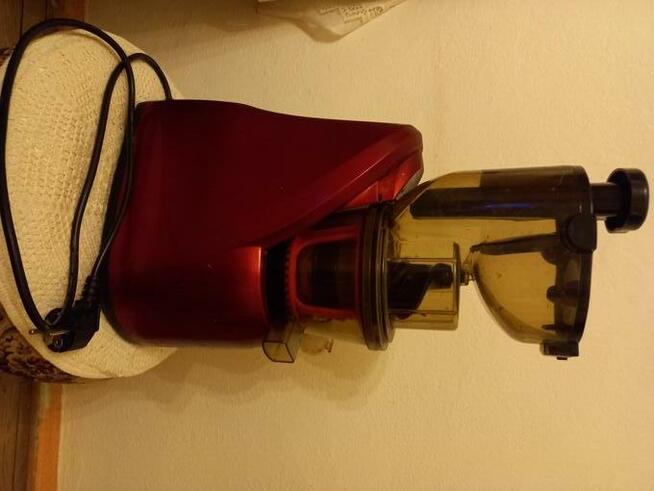 Sprzedam sokowirówkę elektryczną.