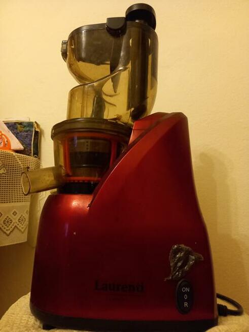 Sprzedam sokowirówkę elektryczną.