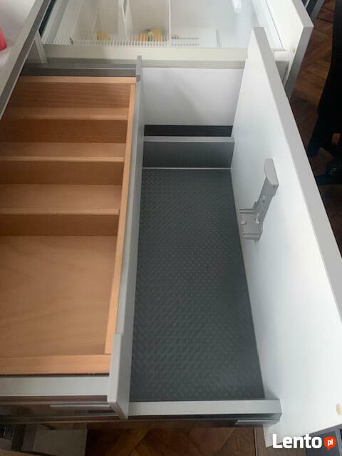 Bezuchwytowe niemieckie meble kuchenne Nobilia