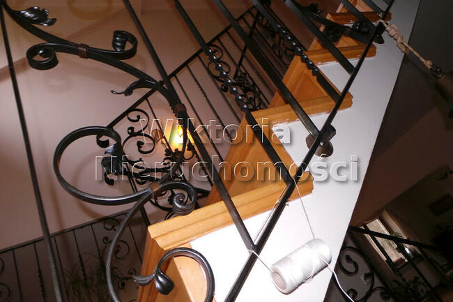 Dom w Konstancinie z piękną działką oraz domem letniskowym