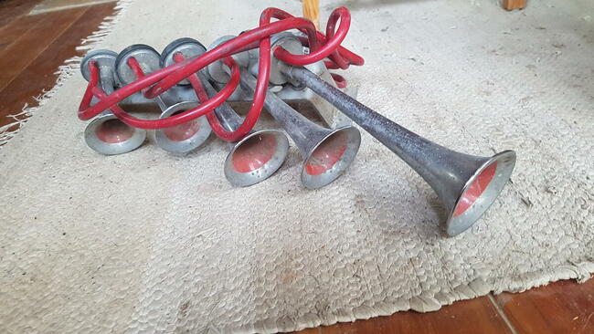 klakson samochodowy, extra !