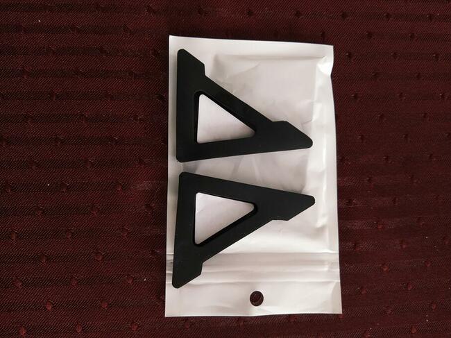 Silikonowy narożnik drzwi samochodowych z logo Toyota.