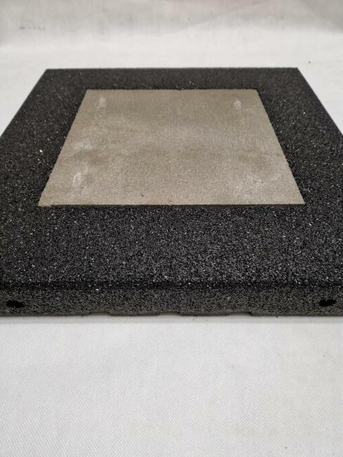 Płyta gumowa z betonen, świetna sprawa do ogrodu na dróżke ,