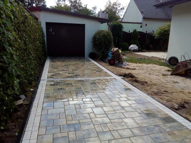 Brukarstwo, układanie kostki brukowej, usługi brukarskie