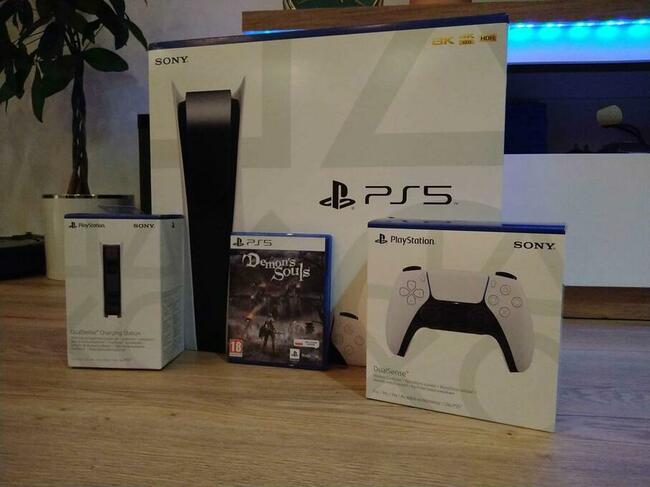 Konsola PlayStation 5 naped z zestawem lub bez