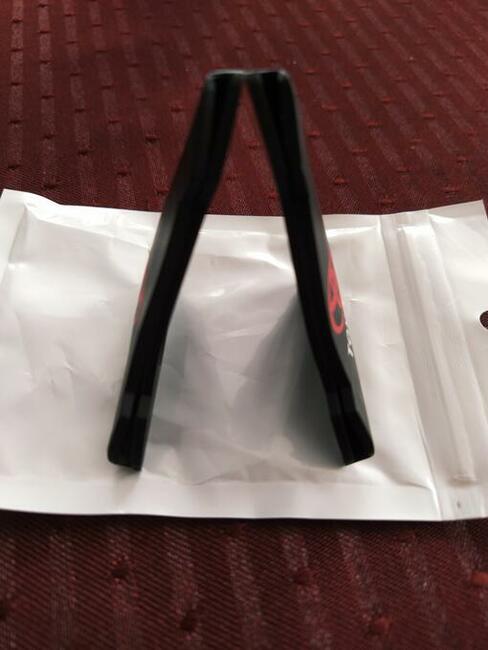 Silikonowy narożnik drzwi samochodowych z logo Toyota.