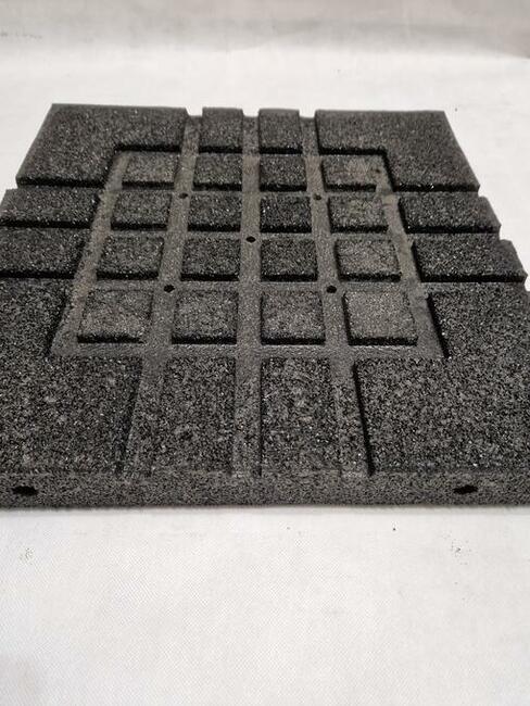 Płyta gumowa z betonen, świetna sprawa do ogrodu na dróżke ,