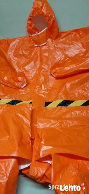 Odsprzedam 4 kpl. Kombinezony- wodno i wiatro odporne