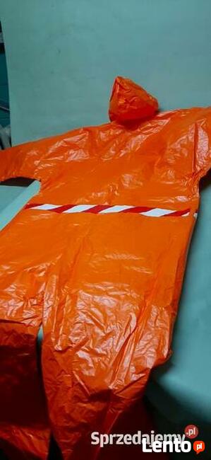 Odsprzedam 4 kpl. Kombinezony- wodno i wiatro odporne