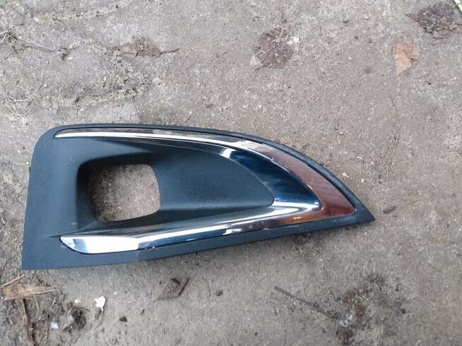 Sprzedam kratkę zderzaka przedniego peugeot 3008 strona R