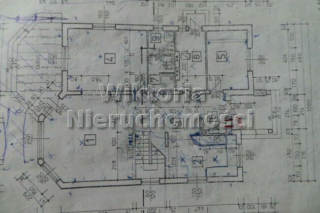 Dom w Konstancinie z piękną działką oraz domem letniskowym