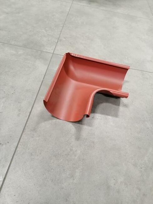 Narożniki do rynien metalowych, rynny, korytka METAL