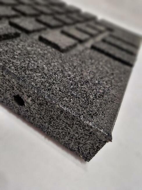 Płyta gumowa z betonen, świetna sprawa do ogrodu na dróżke ,