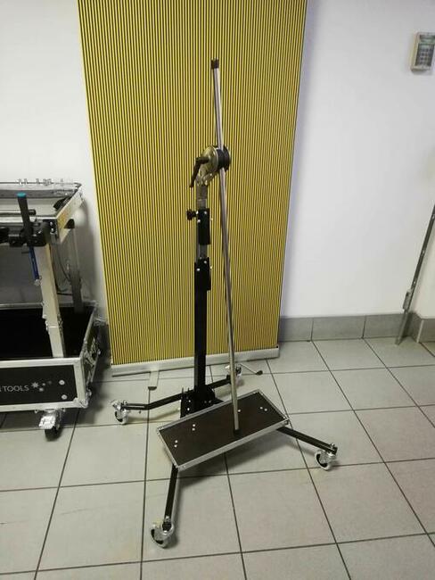 Lampa PdrStarTools na stojaku - promocja