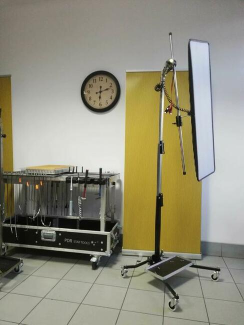 Lampa PdrStarTools na stojaku - promocja