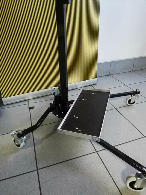 Lampa PdrStarTools na stojaku - promocja