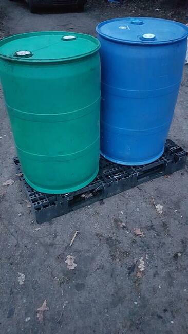 Beczki plastikowe 220 li