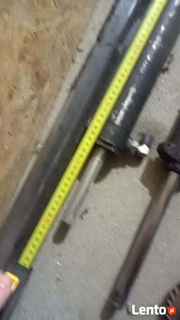 Siłownik przelotowy wspomagania