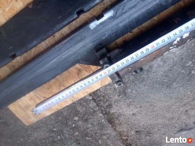 Siłownik przelotowy wspomagania