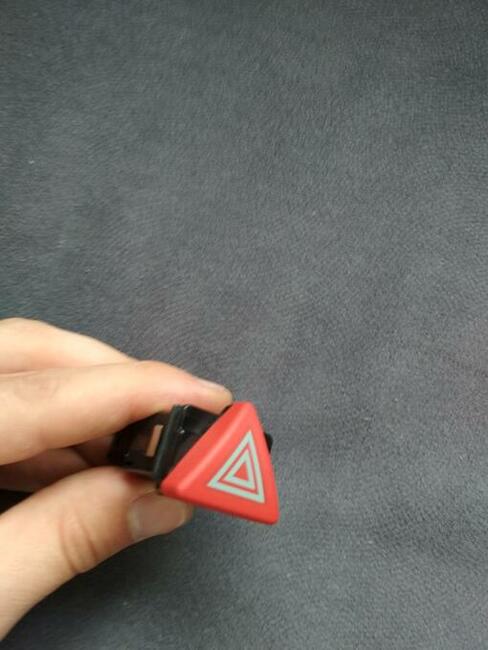 Przycisk świateł awaryjnych 1DIN Audi A3 8P 2003-2008