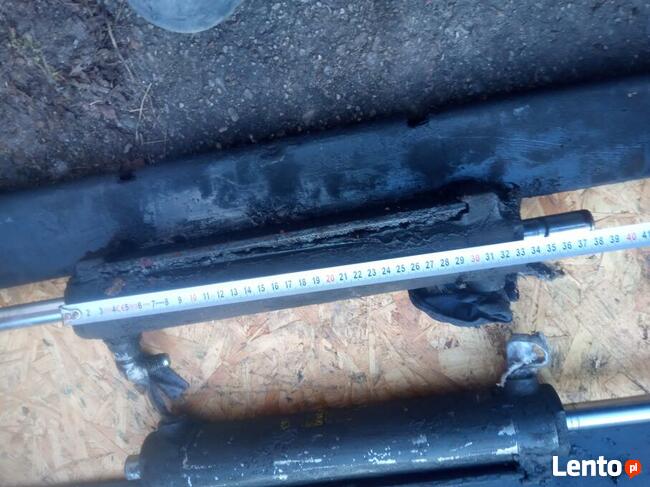 Siłownik przelotowy wspomagania