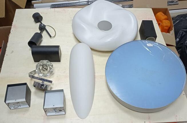 Wyprzedaż lamp po likwidacji sklepu