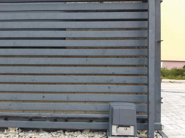 Serwis / naprawa / montaż bram garażowych i automatyki