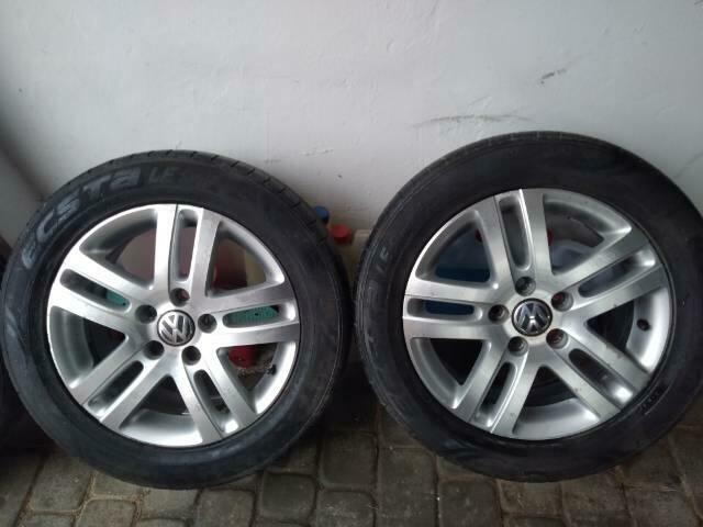 Opony letnie i alufelgi 205/55 R 16 VW Golf ET50 komplet